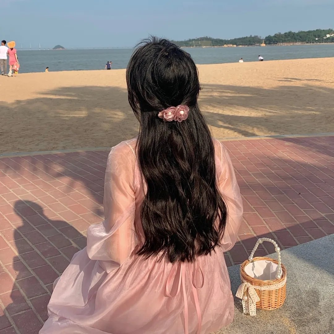 闪婚后，傅总每天都在装穷